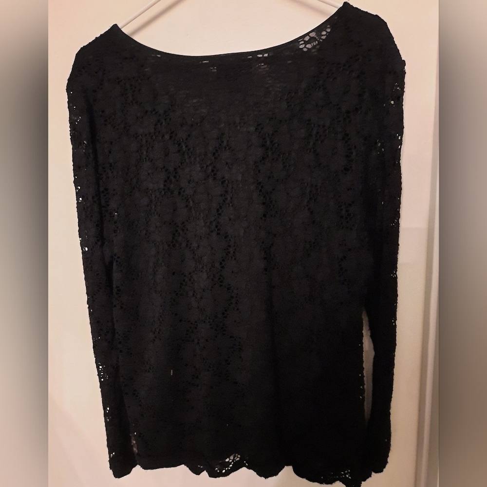 Jaclyn Smith long sleeve net shirt